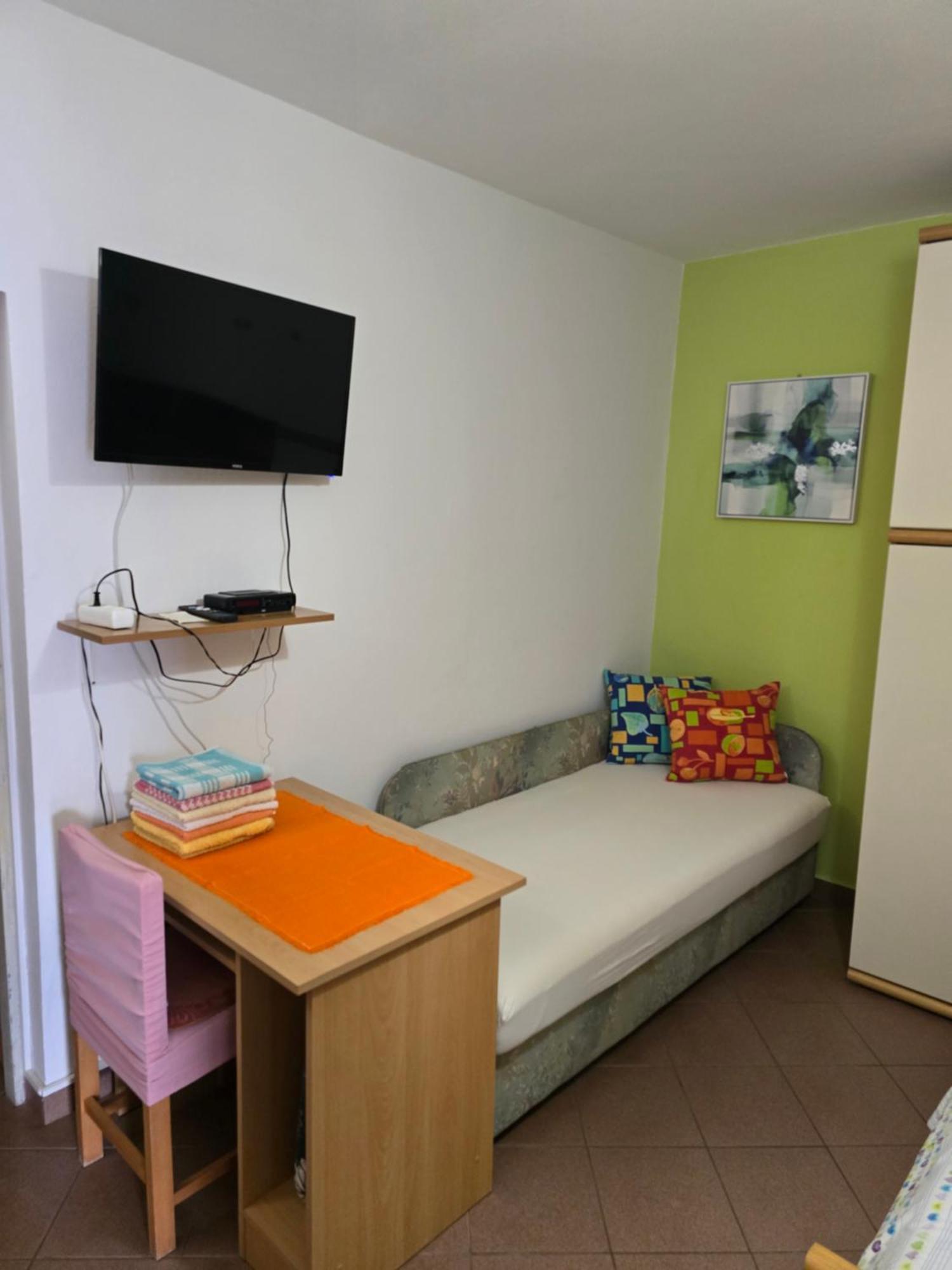 Apartments Mladenka Senj  Luaran gambar