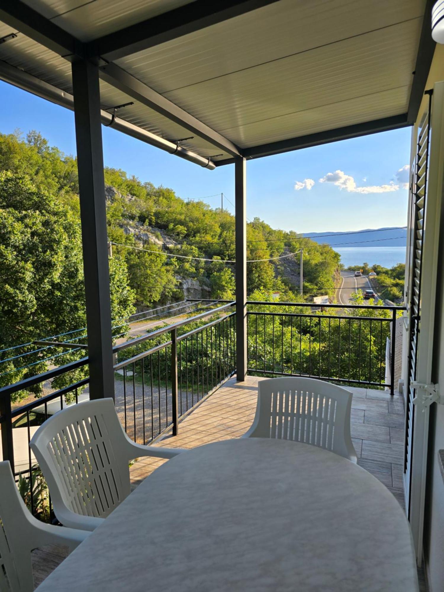 Apartments Mladenka Senj  Luaran gambar