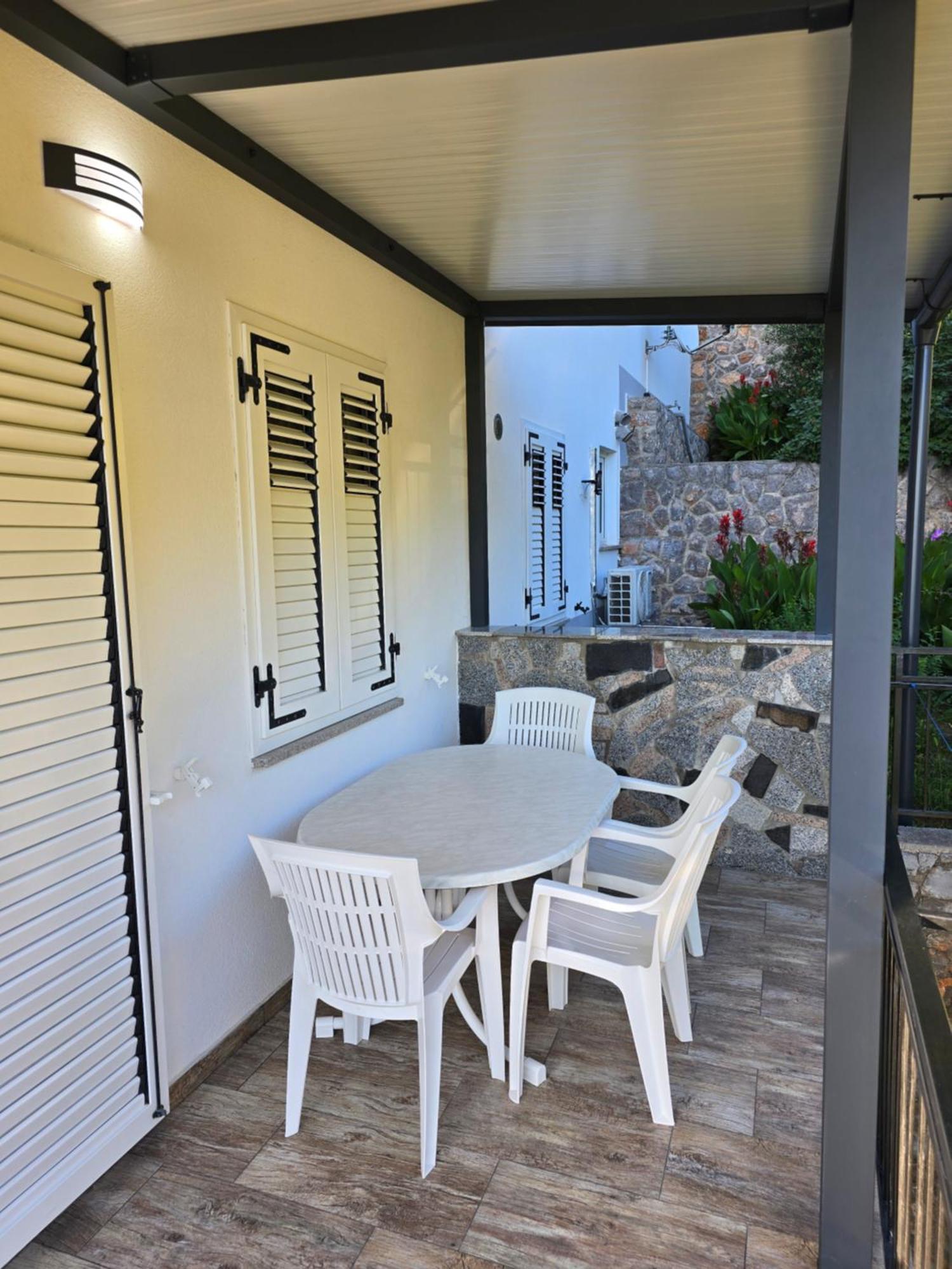 Apartments Mladenka Senj  Luaran gambar
